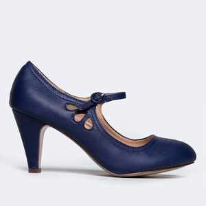 J Adams Classic Mary Jane Shoe
